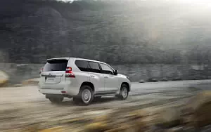   Toyota Land Cruiser Prado - 2013