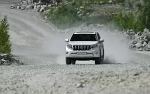   Toyota Land Cruiser Prado - 2013