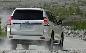   Toyota Land Cruiser Prado - 2013