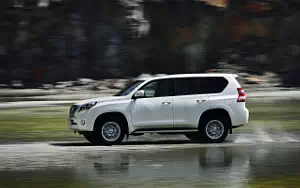   Toyota Land Cruiser Prado - 2013