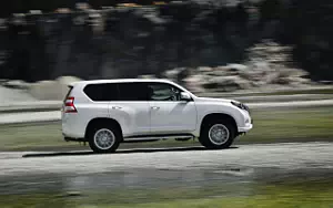   Toyota Land Cruiser Prado - 2013