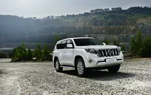   Toyota Land Cruiser Prado - 2013