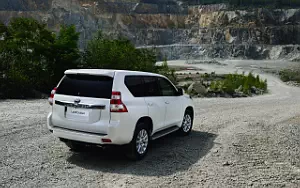   Toyota Land Cruiser Prado - 2013