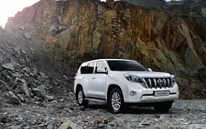   Toyota Land Cruiser Prado - 2013