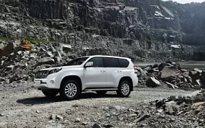   Toyota Land Cruiser Prado - 2013