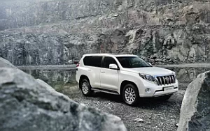   Toyota Land Cruiser Prado - 2013