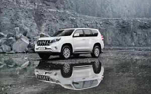   Toyota Land Cruiser Prado - 2013