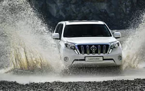   Toyota Land Cruiser Prado - 2013