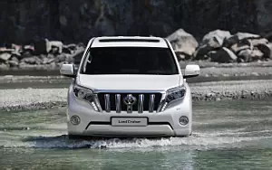   Toyota Land Cruiser Prado - 2013