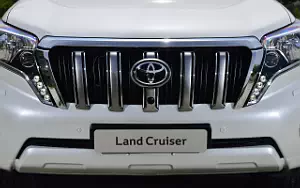   Toyota Land Cruiser Prado - 2013