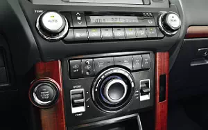   Toyota Land Cruiser Prado - 2013