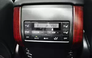   Toyota Land Cruiser Prado - 2013