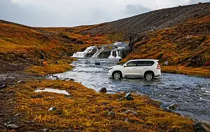   Toyota Land Cruiser Prado - 2015