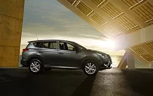   Toyota RAV4 - 2013