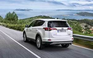   Toyota RAV4 Hybrid - 2016