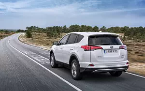   Toyota RAV4 Hybrid - 2016