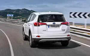   Toyota RAV4 Hybrid - 2016
