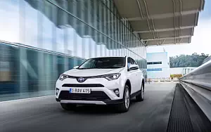   Toyota RAV4 Hybrid - 2016