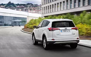   Toyota RAV4 Hybrid - 2016