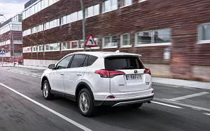   Toyota RAV4 Hybrid - 2016