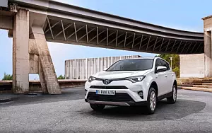   Toyota RAV4 Hybrid - 2016