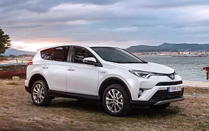   Toyota RAV4 Hybrid - 2016