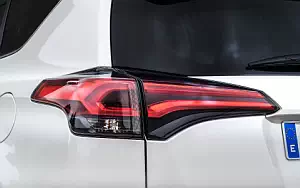   Toyota RAV4 Hybrid - 2016
