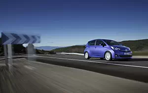   Toyota Verso S - 2011
