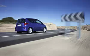   Toyota Verso S - 2011