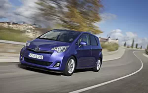   Toyota Verso S - 2011