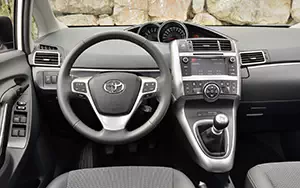   Toyota Verso - 2013