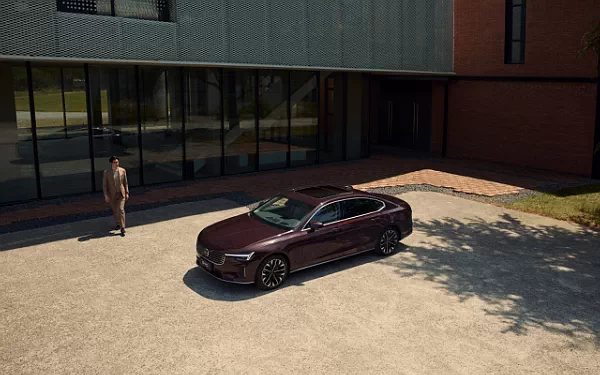   Volvo S90 T8 Recharge China-spec - 2025