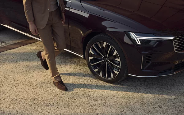   Volvo S90 T8 Recharge China-spec - 2025