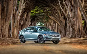   Volvo S60 T5 AWD Cross Country US-spec - 2016