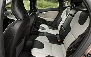   Volvo V40 Cross Country - 2014