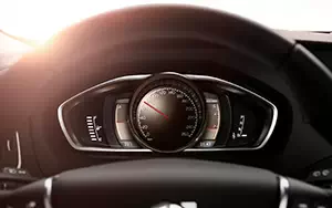   Volvo V40 - 2014
