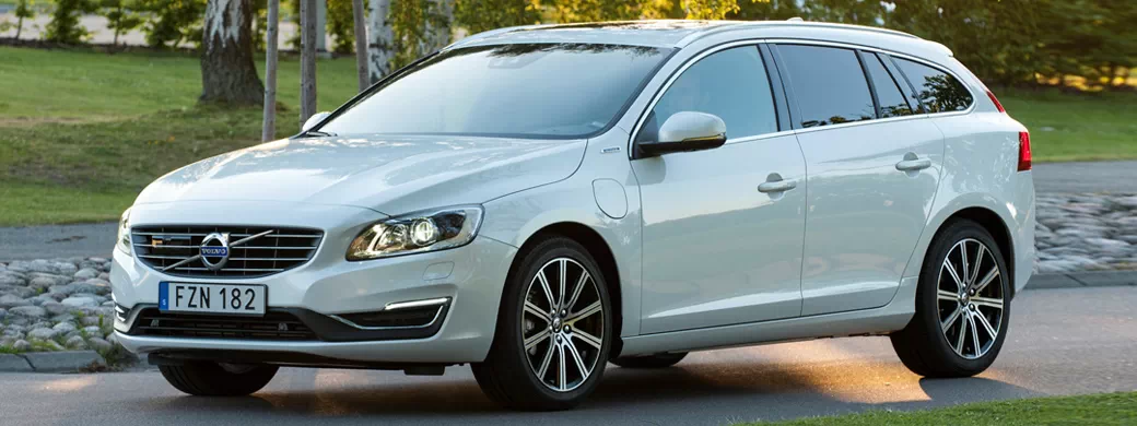   Volvo V60 D5 Twin Engine - 2016 - Car wallpapers