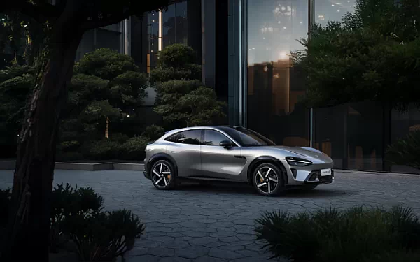 ���� ���������� Xiaomi YU7 - 2025